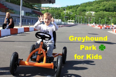 Závody motokár a závodních šlapadel v Greyhound Park Motol